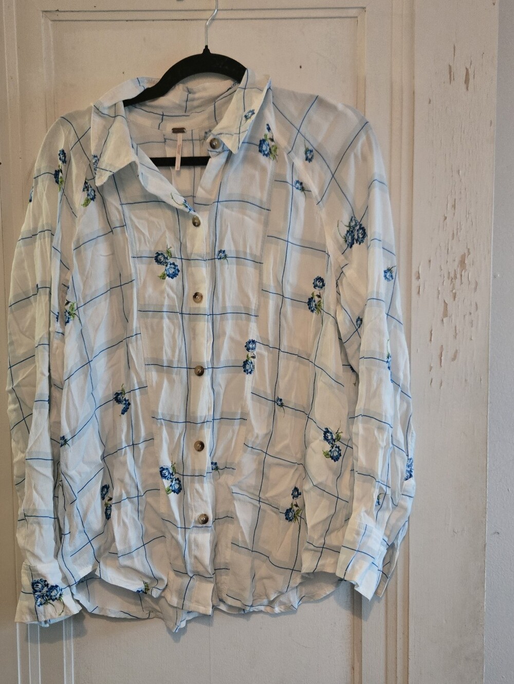 Free People Size Large White And Blue Floral Plaid 100% Viscose Button Up Top
